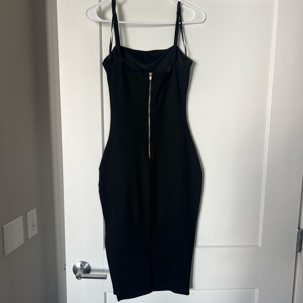 Lulu’s black dress - Picture 3 of 7